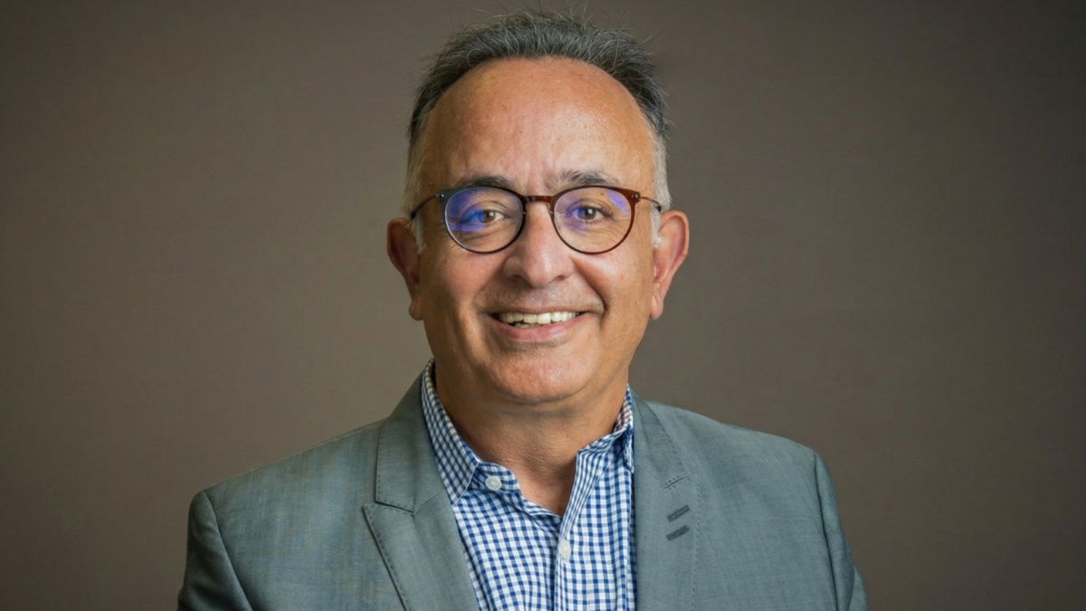 Mohsen Moazami,  Mohsen Moazami biography,  Cisco executive,  technology investor,  digital transformation leader,  global innovation,  tech leadership,  venture capital,  smart cities development,  enterprise solutions expert