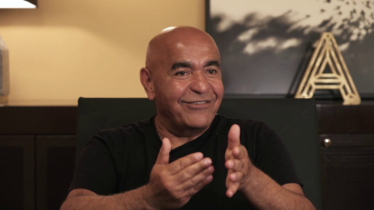 Kamran Elahian,  Kamran Elahian biography,  Iranian American entrepreneur,  Silicon Valley investor,  Cirrus Logic founder,  global entrepreneurship,  tech innovation leader,  startup mentor,  technology philanthropist,  STEM education supporter