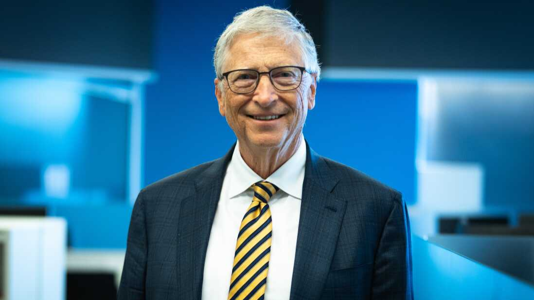 Bill Gates,  Microsoft founder,  technology entrepreneur,  Windows,  software innovation,  philanthropy,  Bill and Melinda Gates Foundation,  personal computer,  tech leader,  Bill Gates biography