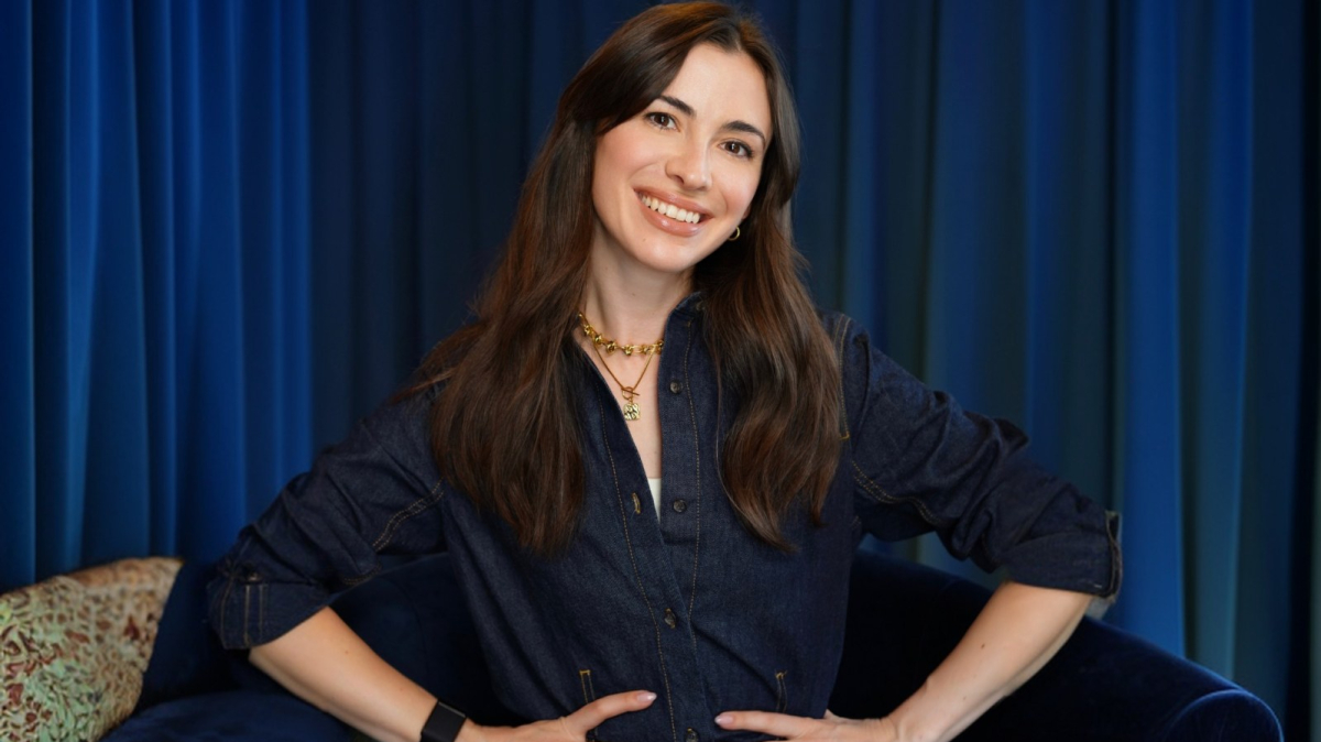 Marina Mogilko,  Linguatrip,  YouTube entrepreneur,  Silicon Valley Girl,  digital creator,  international education,  startup founder,  career coaching,  online learning,  personal branding