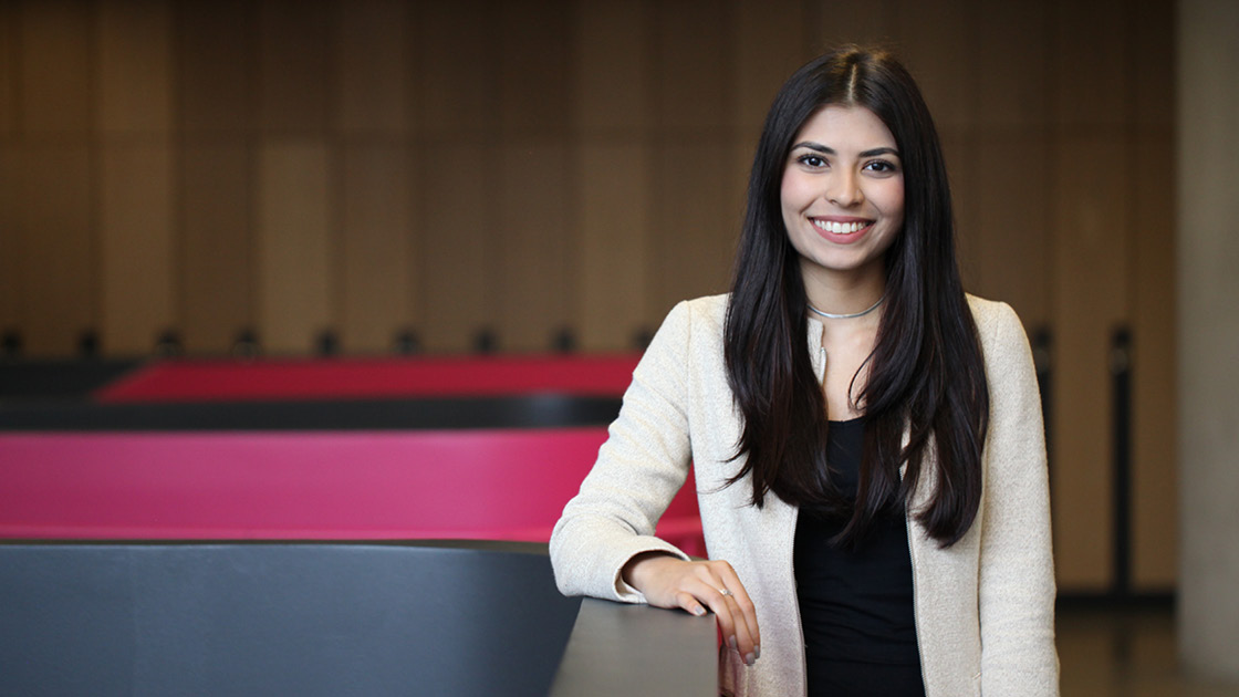 Nuha Siddiqui,  Erthos,  sustainable materials entrepreneur,  climate tech founder,  biodegradable materials innovation,  Canadian startup ecosystem,  eco-friendly packaging