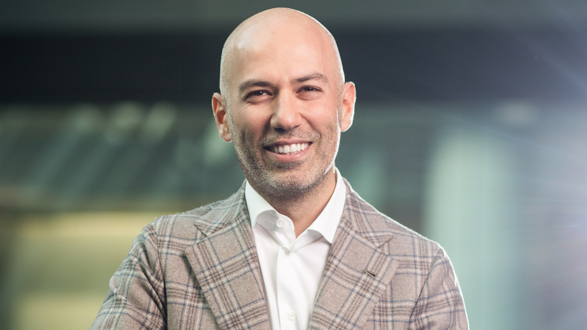 Denis Sverdlov,  Arrival founder,  electric vehicles,  microfactory model,  sustainable mobility,  EV innovation,  Yota founder,  technology entrepreneur,  green transportation,  automotive disruption