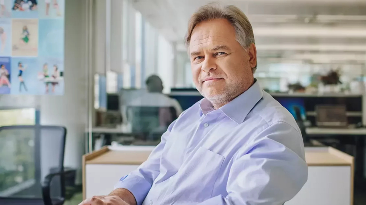 : Eugene Kaspersky,  Kaspersky Lab,  cybersecurity pioneer,  antivirus expert,  malware analyst,  cyber defense,  digital security,  cyber-immunity,  cybercrime research,  Russian cybersecurity entrepreneur