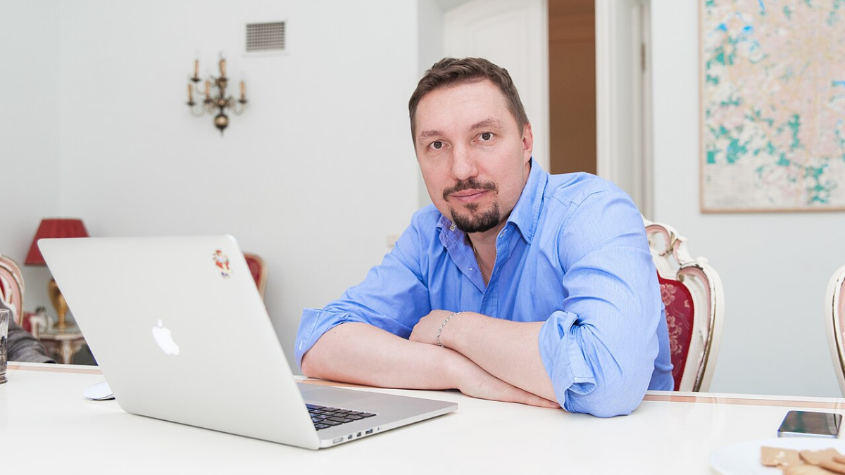 : Dmitry Marinichev,  Russian tech entrepreneur,  Internet Ombudsman Russia,  data center industry,  cloud computing Russia,  digital infrastructure leader,  technology policy advocate,  internet industry development,  Russian startup ecosystem,  Dmitry Marinichev biography