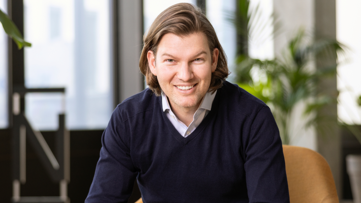 Valentin Stalf N26 success story,  mobile banking disruption Europe,  Berlin fintech startup ecosystem,  N26 digital bank features,  Valentin Stalf leadership style,  future of retail banking 2026,  N26 global expansion strategy,  challenger bank growth metrics,  fintech innovation in Germany,  Valentin Stalf entrepreneurial journey